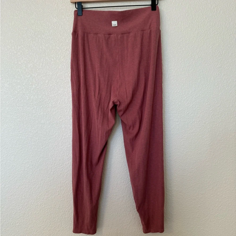 Vuori Women’s Joggers Size Small - Picture 2 of 4